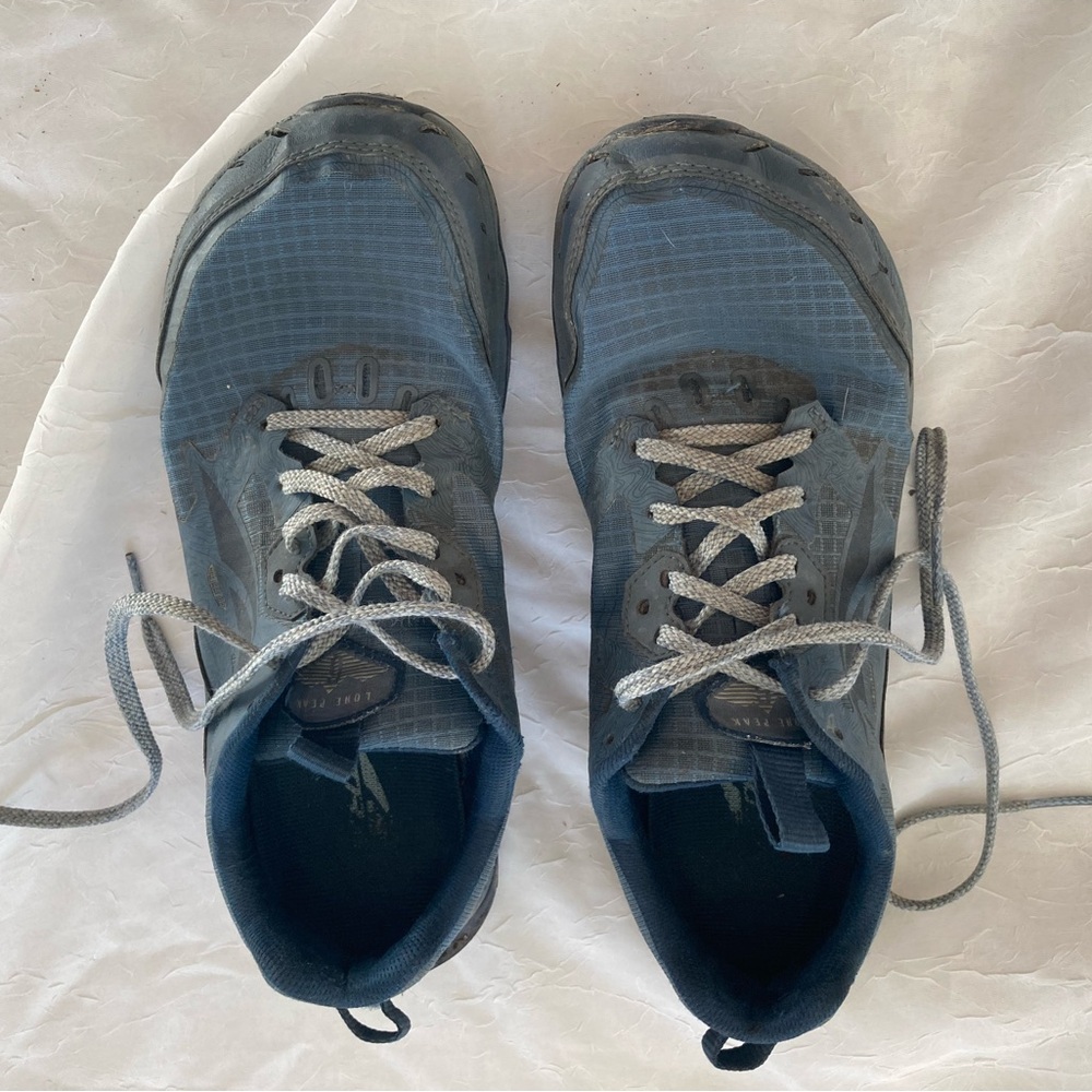 Women’s Altra Lone Peak size 8.5 blue